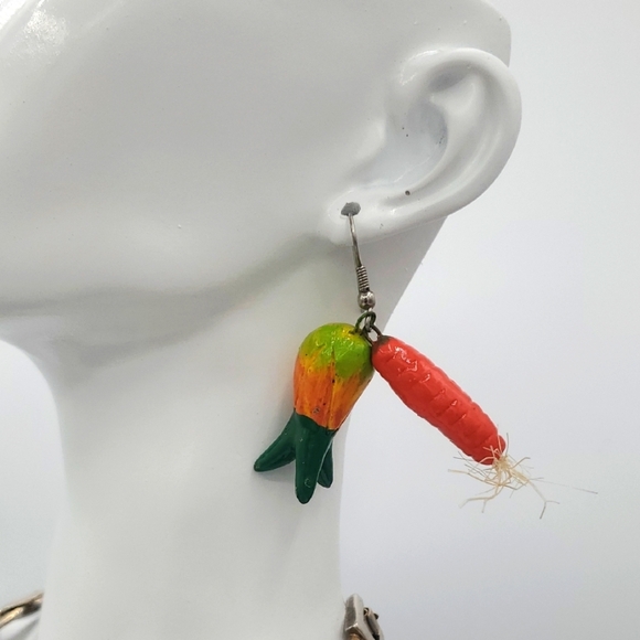 Gardens Harvest Vegetable Farmer Earrings E1010 - Picture 1 of 4